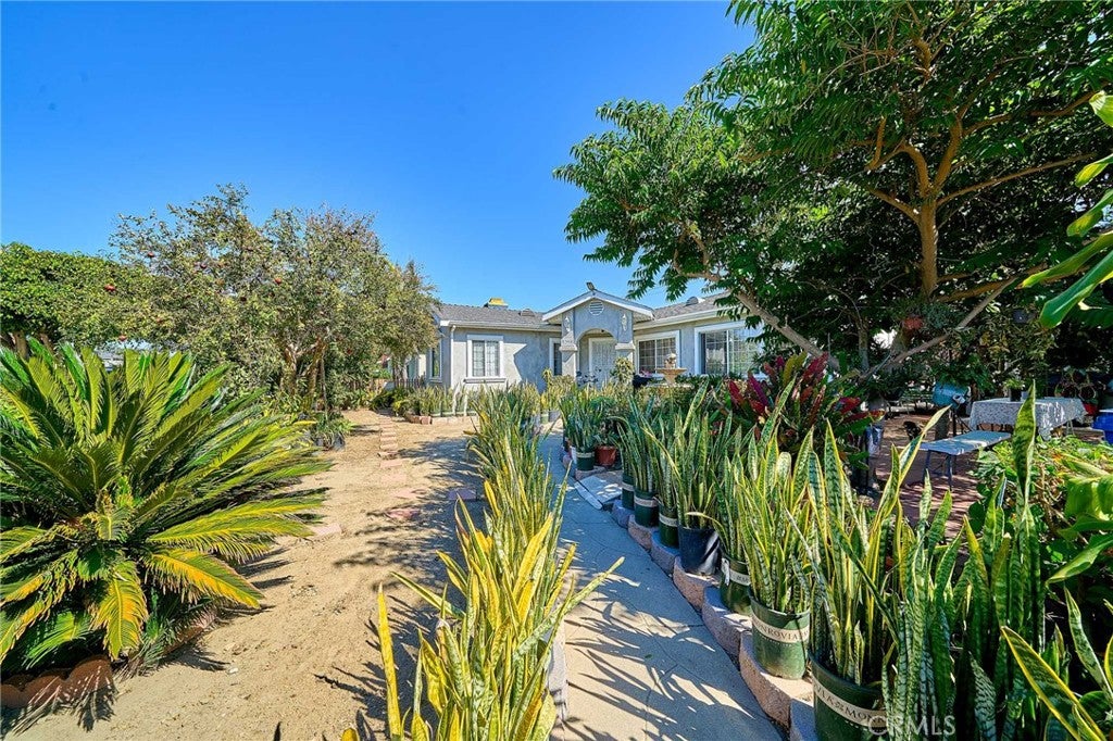 1390 W 33rd Street