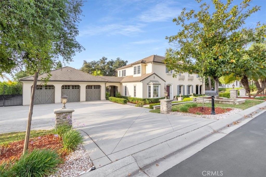 729 Carriage House Dr.