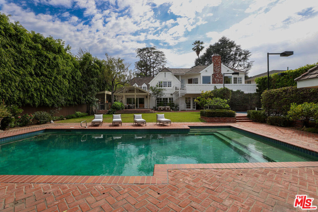 628 N Elm Drive