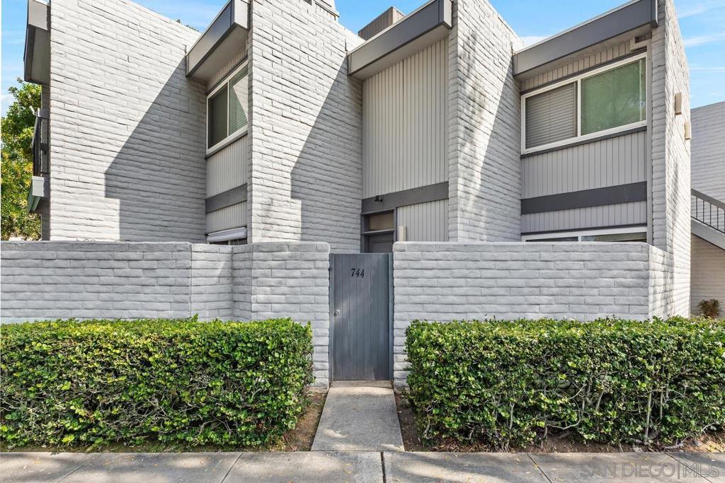 744 Olive Ave.