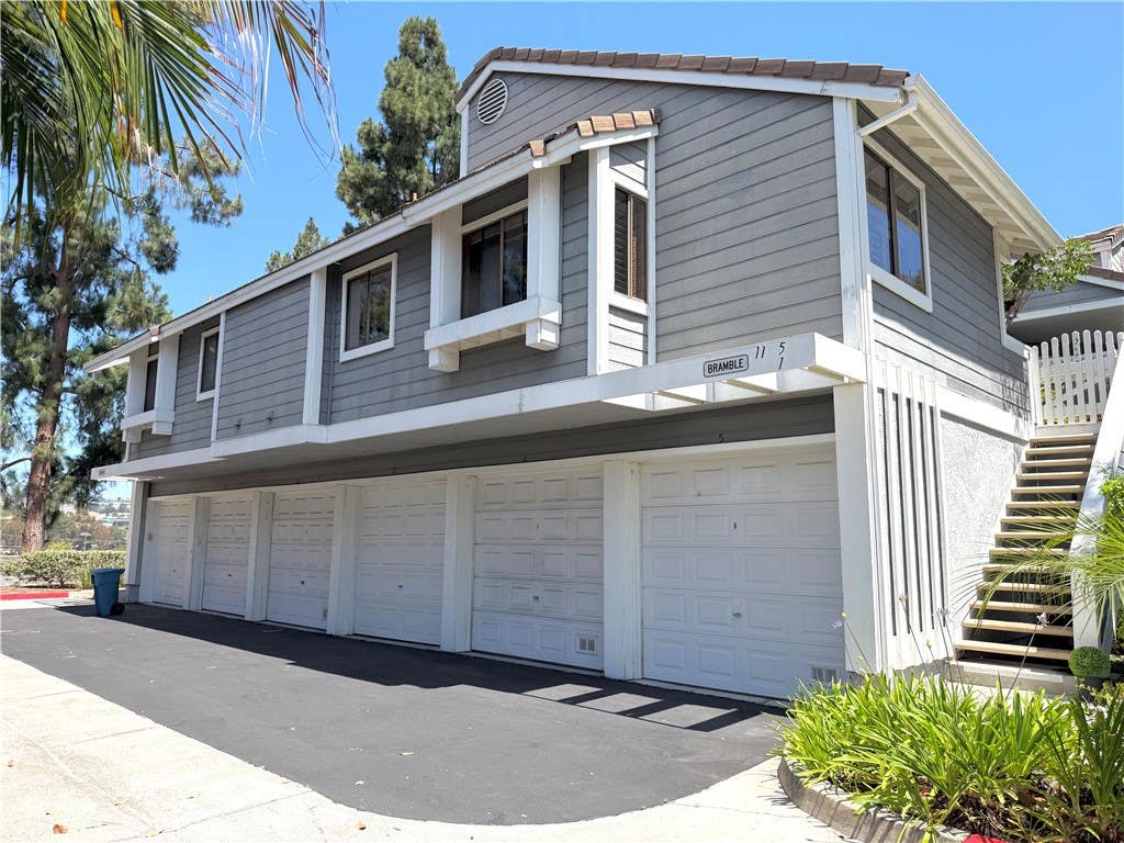 Photo of 11 Bramble LN, Aliso Viejo, CA 92656 (MLS # OC26127346)