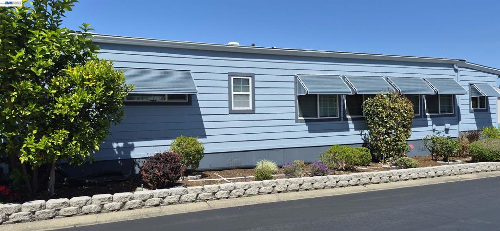 3263 Vineyard Ave., #97
