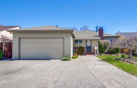 Photo of 732 N Redwood Avenue, San Jose, CA 95128 (MLS # ML82040275)