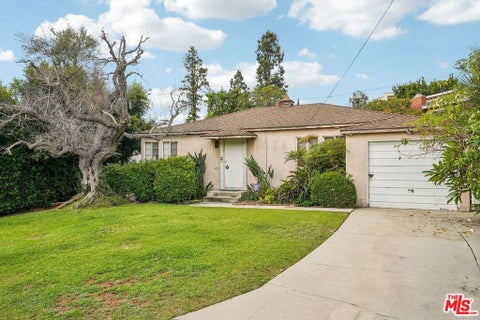 Photo of 3117 Malcolm Avenue, Los Angeles, CA 90034 (MLS # 26103598)