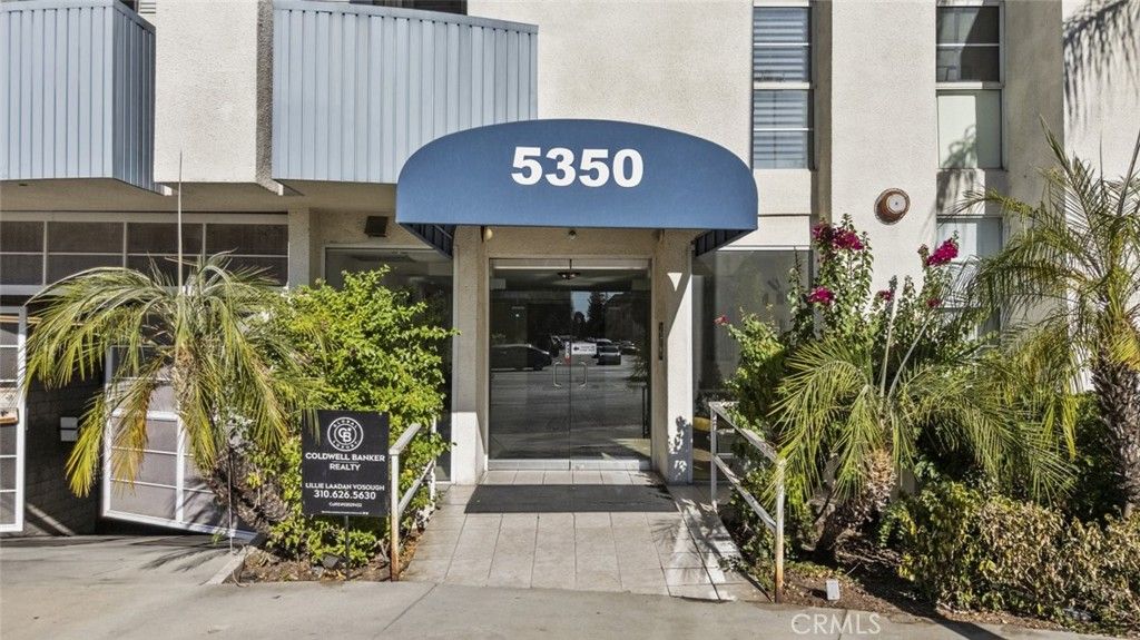 Photo of 5350 White Oak Avenue #113, Encino, CA 91316 (MLS # SR25202161)