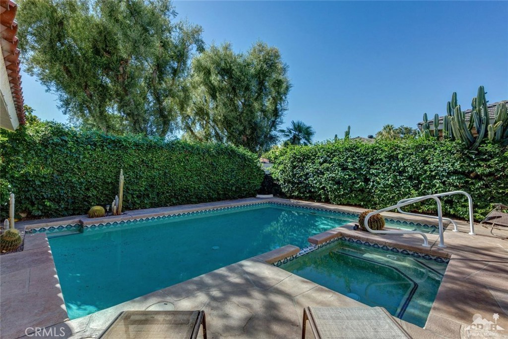 The Springs C.C. - Residential