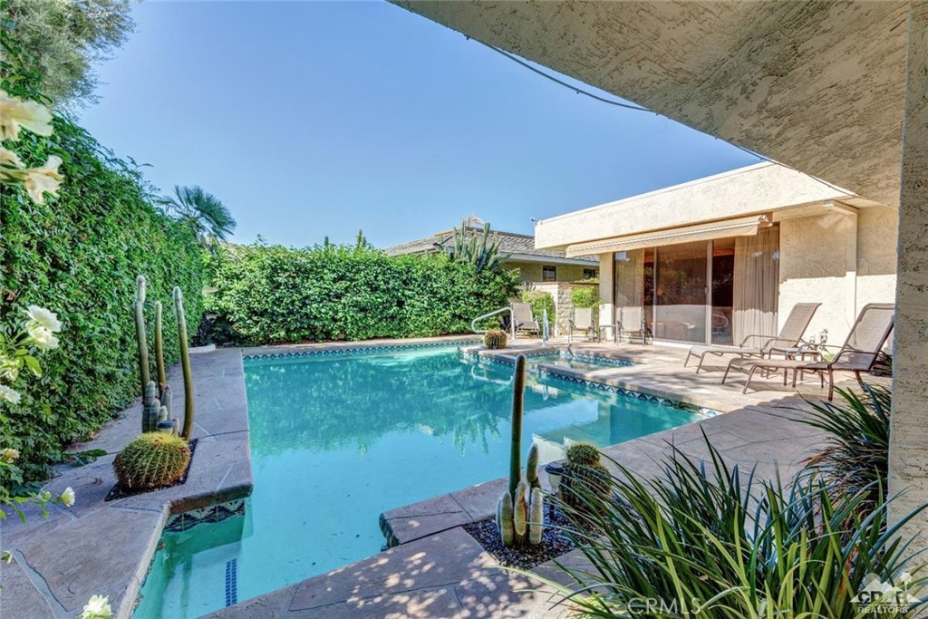 The Springs C.C. - Residential