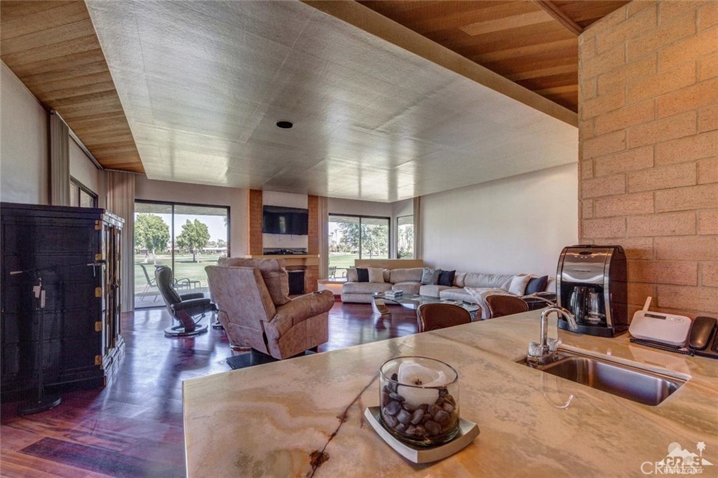 The Springs C.C. - Residential