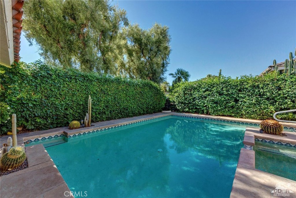 The Springs C.C. - Residential