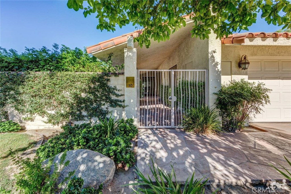 The Springs C.C. - Residential