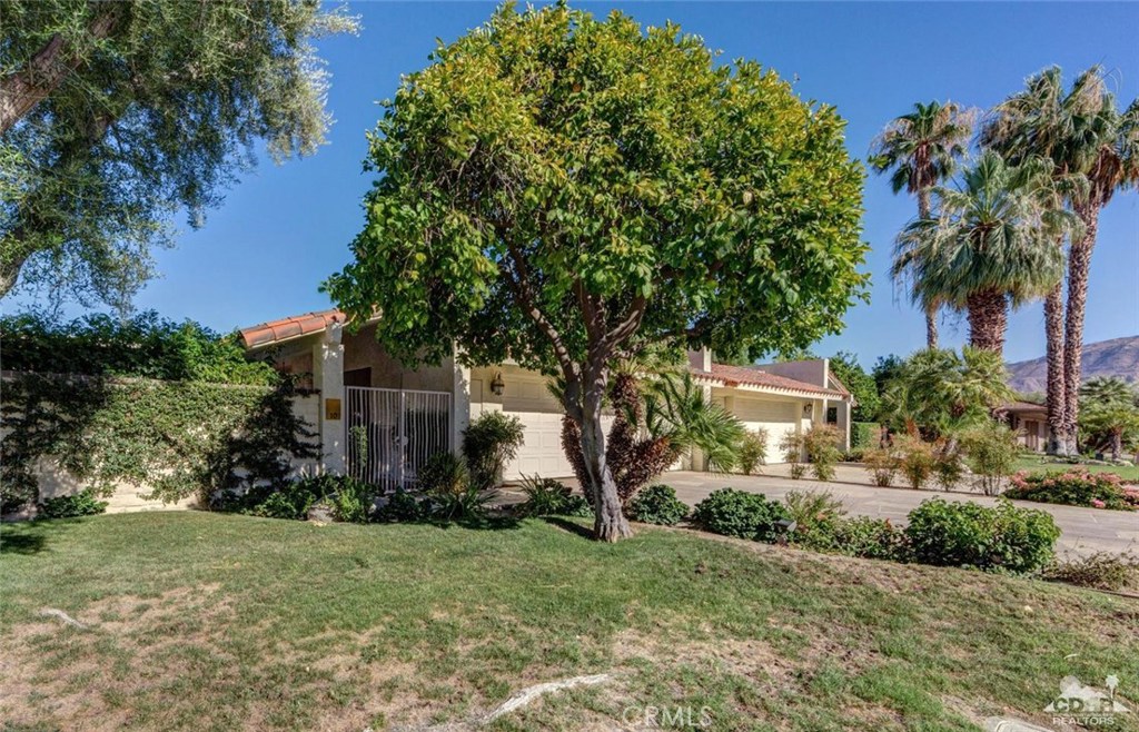 The Springs C.C. - Residential