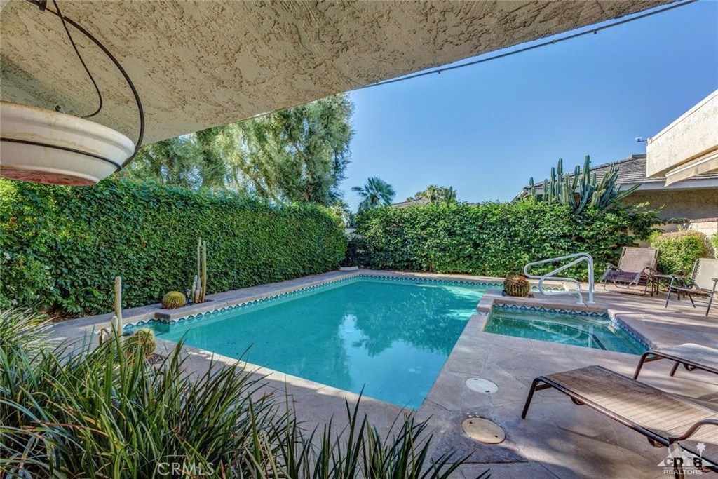 The Springs C.C. - Residential