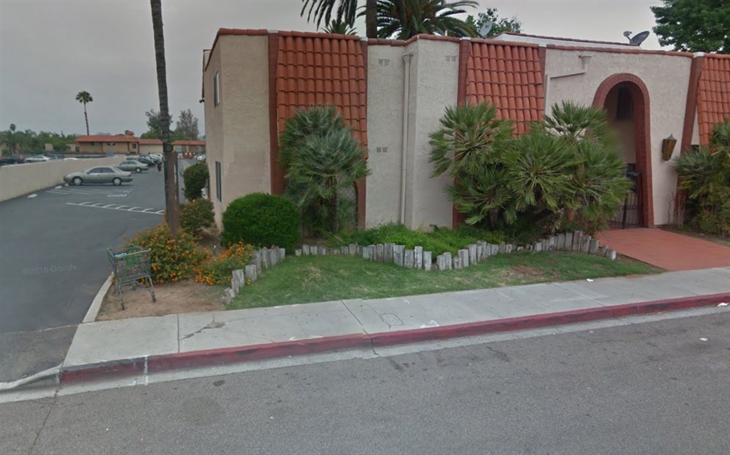 Beautifully remodeled 2 Bedroom 1.5 Bath Town Home in El Cajon off Anza and Washington. Located in the complex Anza Palms with a community pool and 1 assigned parking space and plenty of guest parking. Neighborhoods: EL CAJON