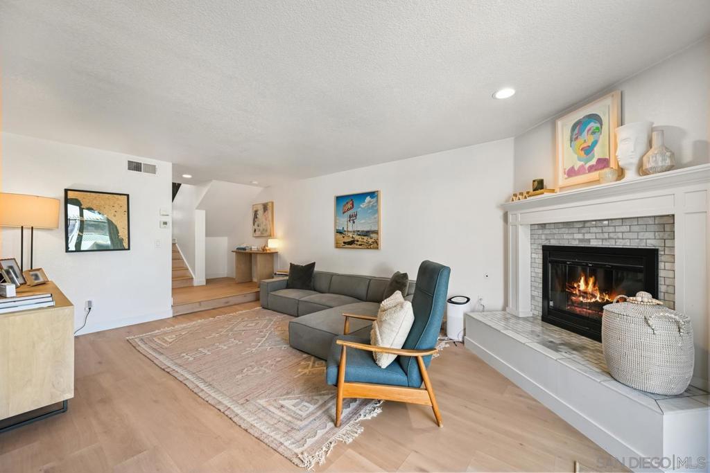 Del Mar - Residential