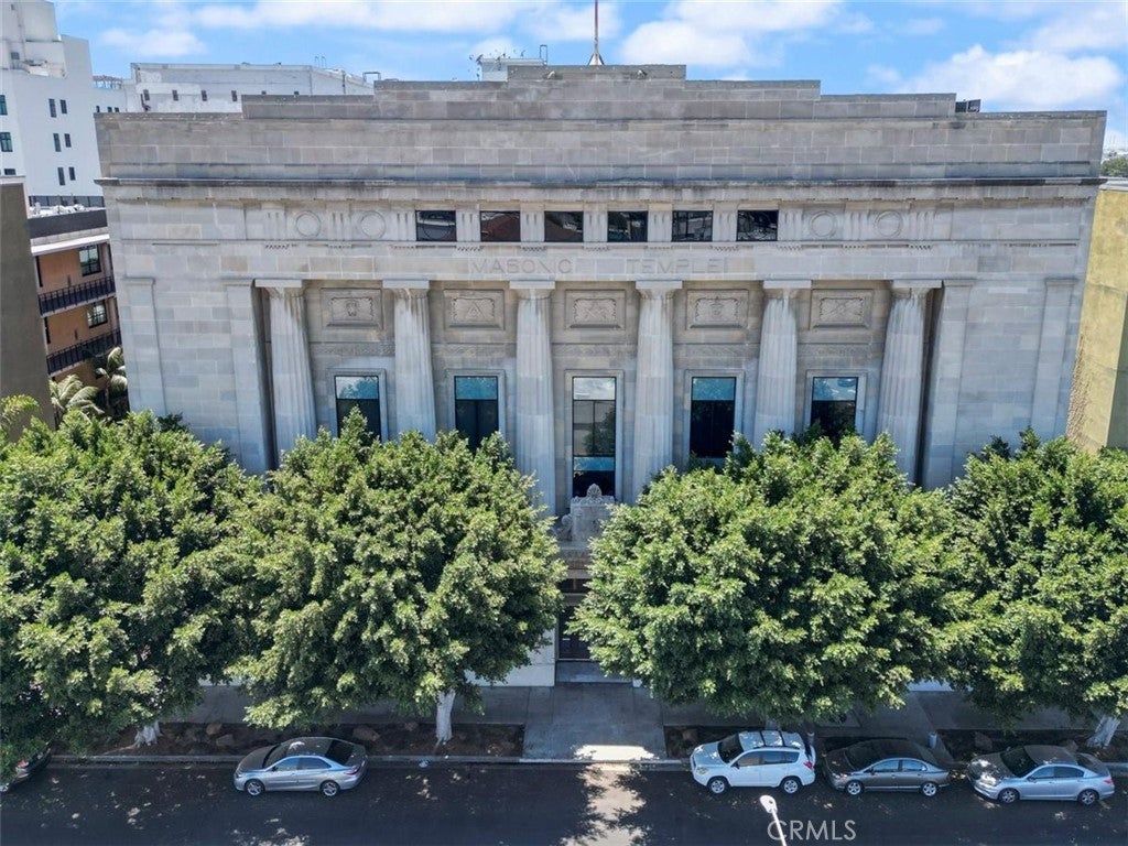 835 Locust Avenue
