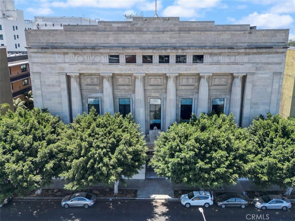 835 Locust Avenue