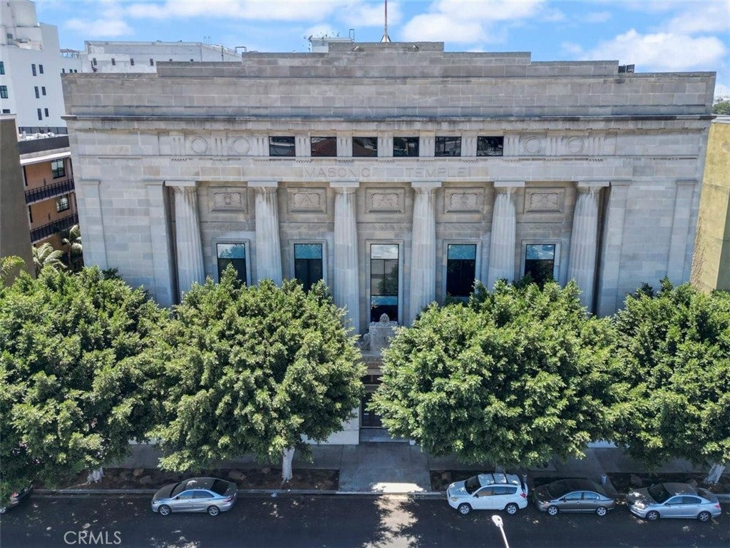 835 Locust Avenue