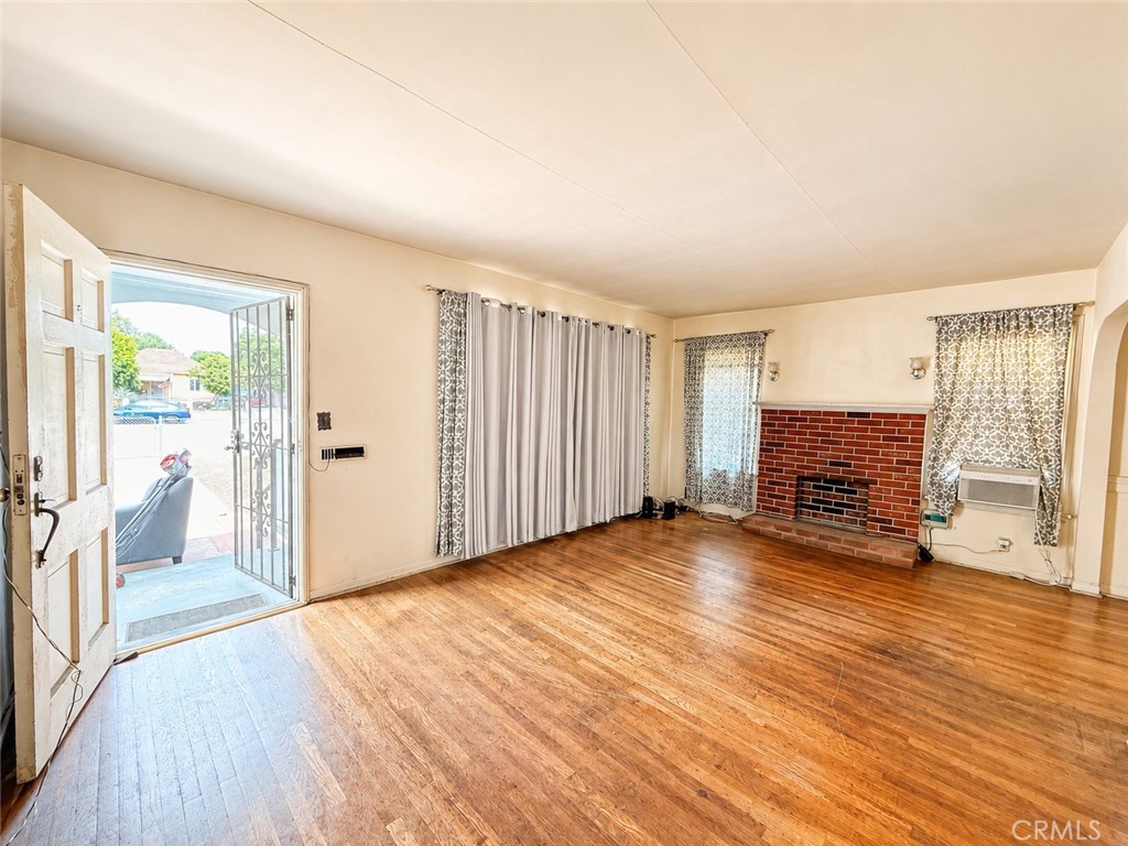 1335 S Hamilton