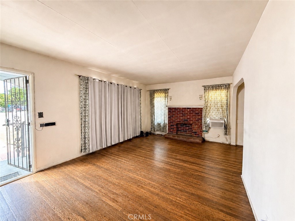 1335 S Hamilton
