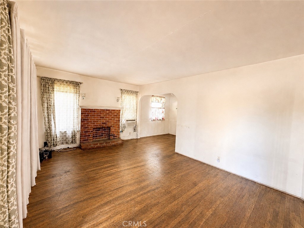 1335 S Hamilton