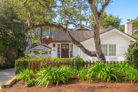 Photo of 0 Lincoln 3 SW of 10th Avenue, Carmel, CA 93923 (MLS # ML82025179)