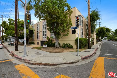 Photo of 13101 Oxnard Street, Van Nuys, CA 91401 (MLS # 25556685)