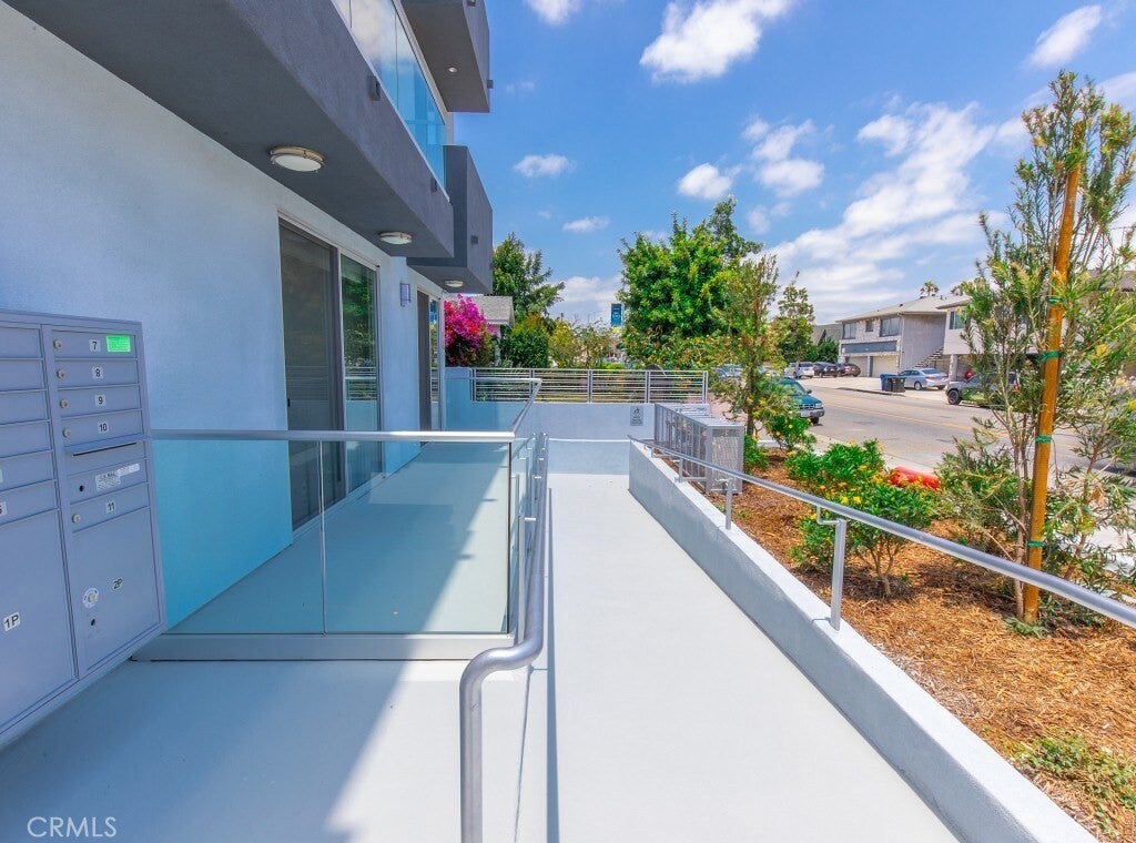 1545 S Fairfax