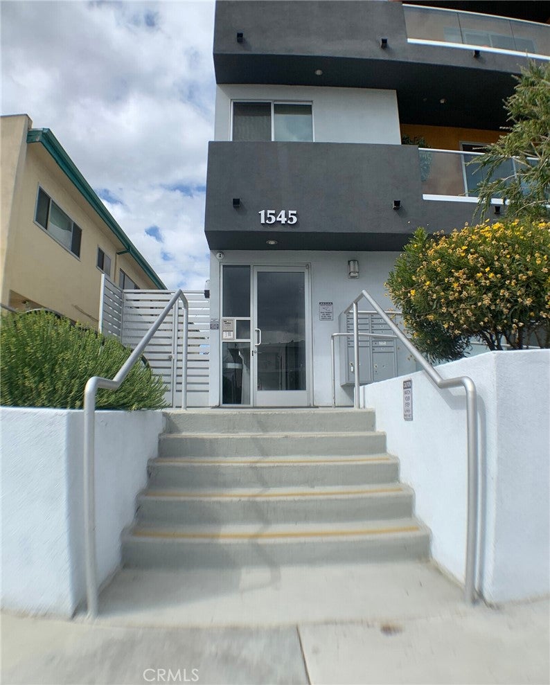1545 S Fairfax