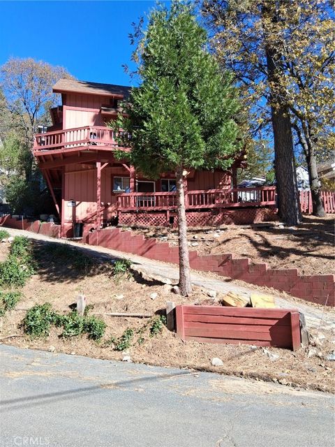 Photo of 23840 Zuger Drive, Crestline, CA 92325 (MLS # IG25271248)