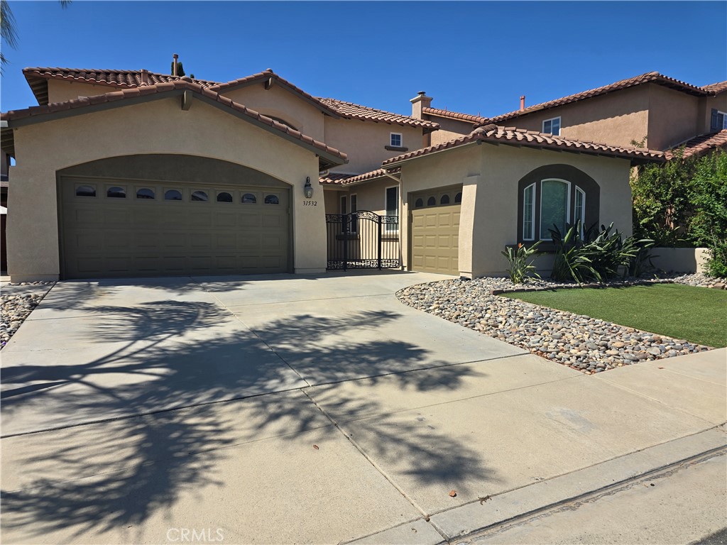 FOR RENT This beautiful 4-bedroom, 3-bathroom home is nestled in the highly sought-after Temeku Hills Golf Course Community.
Just minutes from Temecula’s award-winning wineries and within a top-rated school district
The spacious primary suite on the MAIN LEVEL offers privacy and ease of living, ADDITIONAL BEDROOM ON FIRST FLOOR while upstairs you’ll find 2 additional bedrooms, loft—perfect for a home office, media room, or play area.
you’ll enjoy resort-style amenities, including a championship golf course, clubhouse, pool, spa, fitness center, and more.