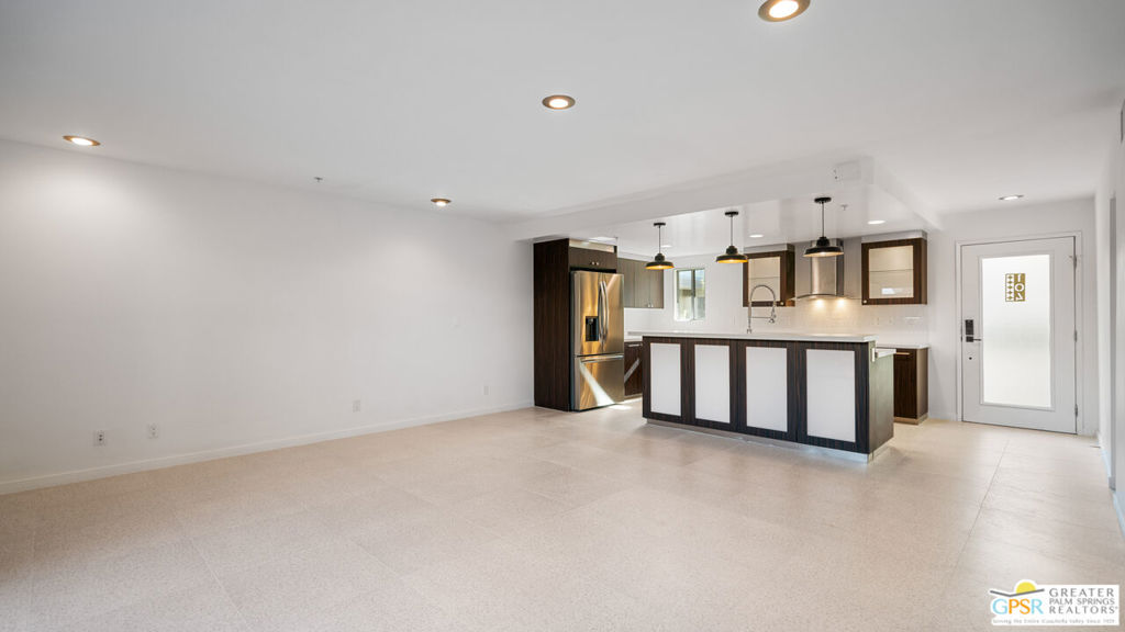 588 E San Lorenzo Road 104