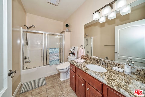 Photo of 1025 Dewey Avenue #205, Los Angeles, CA 90006 (MLS # 26988145)