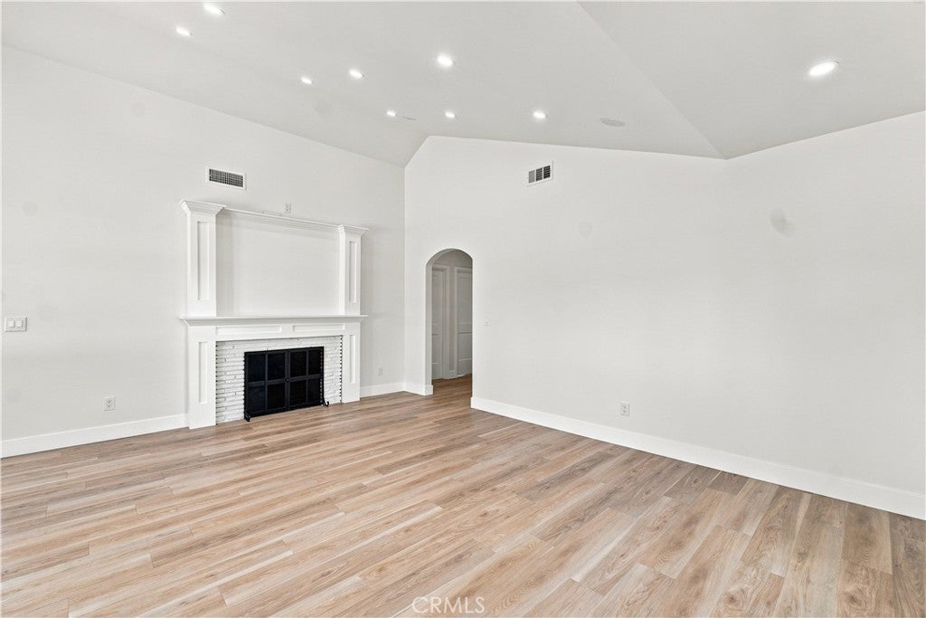 11100 Greenlawn