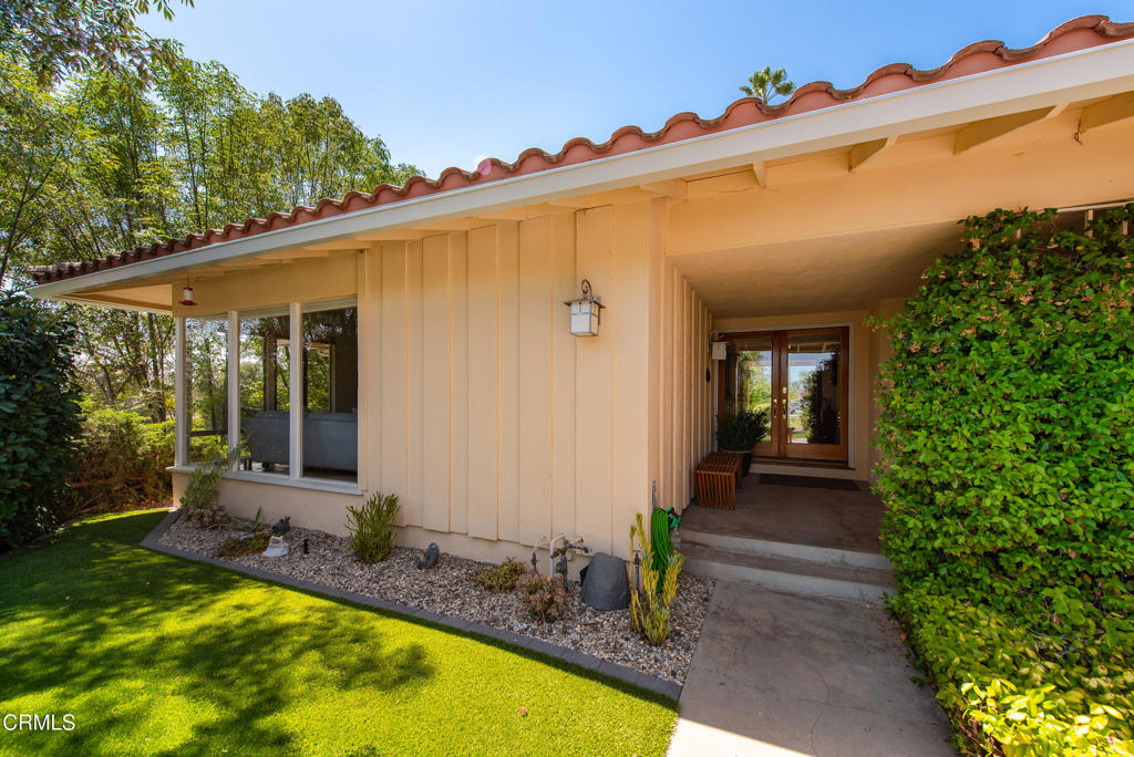 633 Camino Roberto