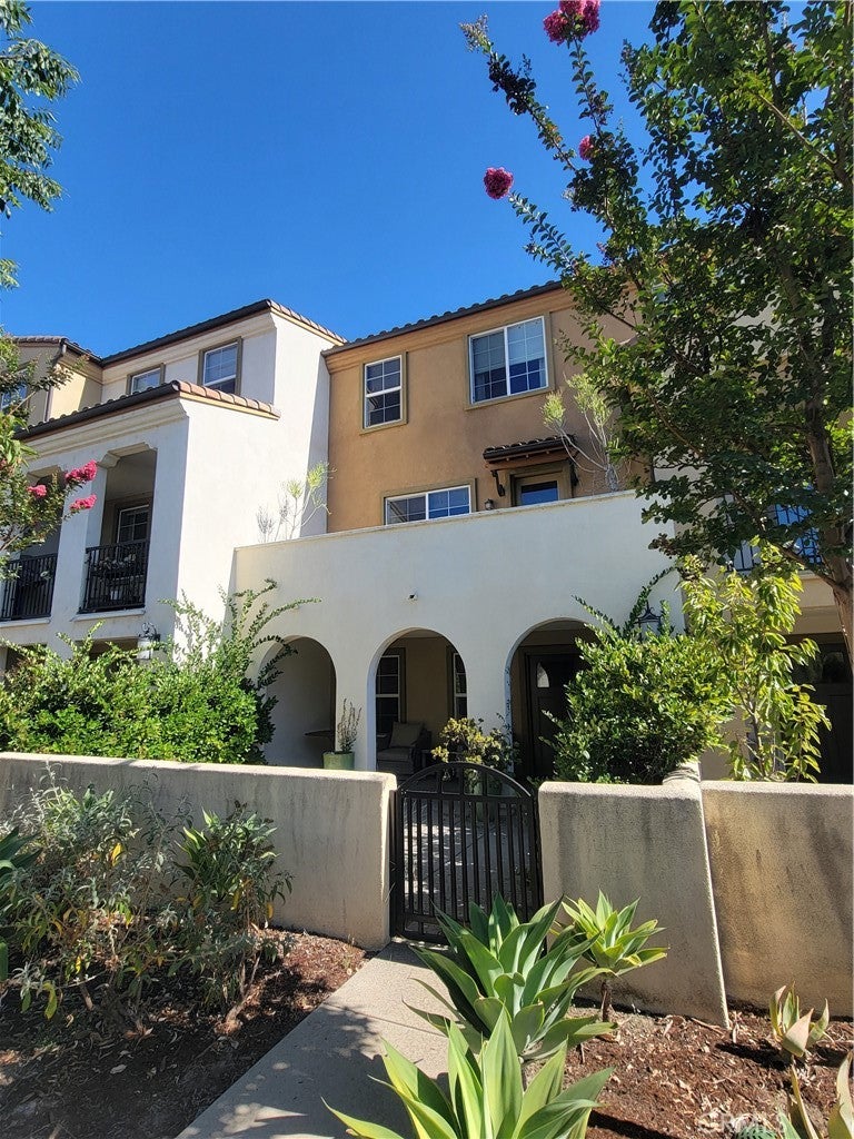 808 Santa Fe Avenue
