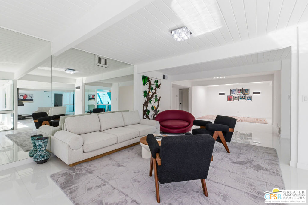 1635 Palm Tree Drive