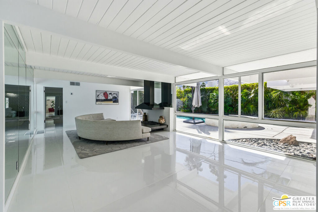 1635 Palm Tree Drive