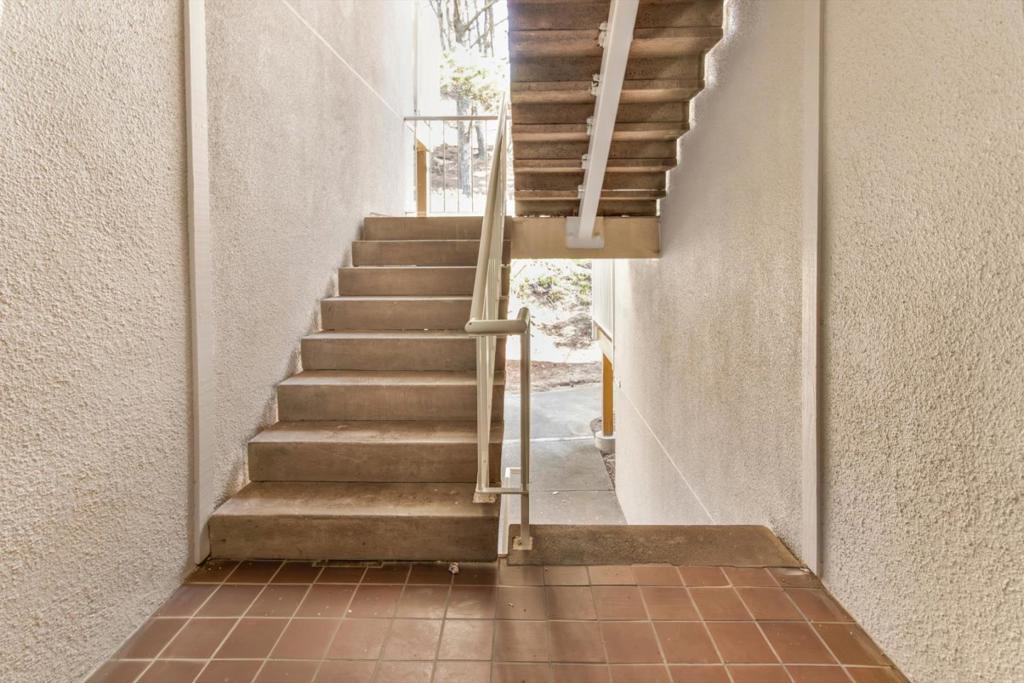 1009 San Antonio Circle 220