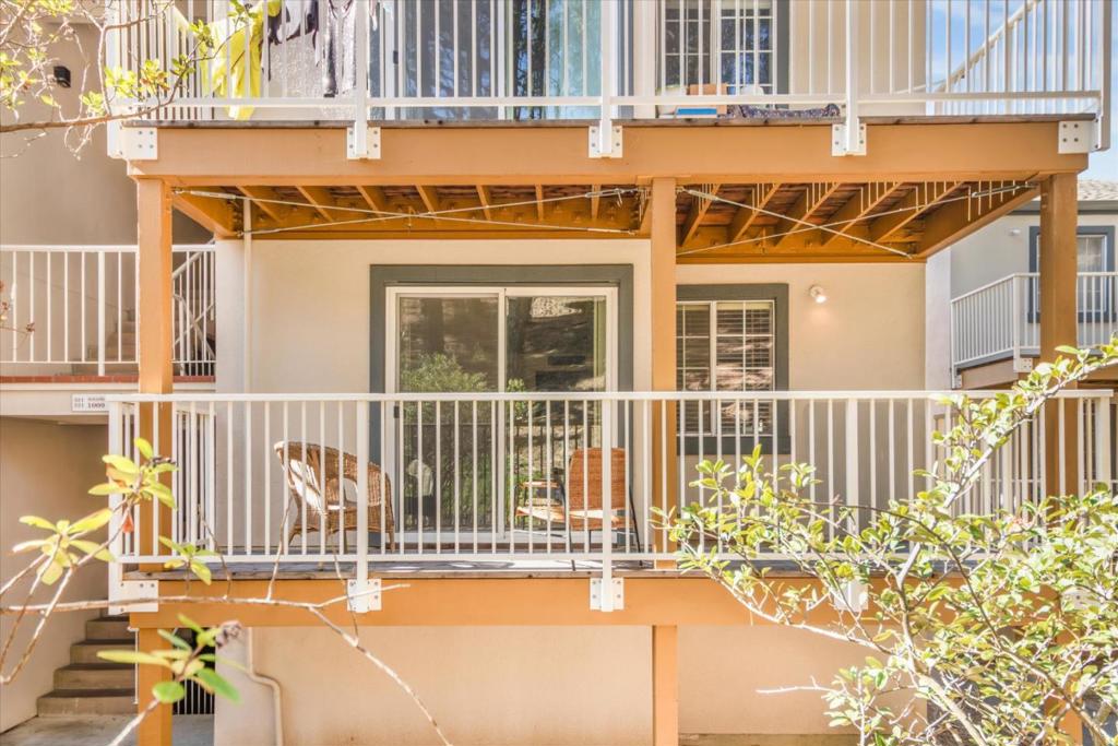 1009 San Antonio Circle 220