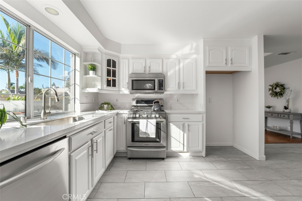 692 N Rancho Santiago Blvd