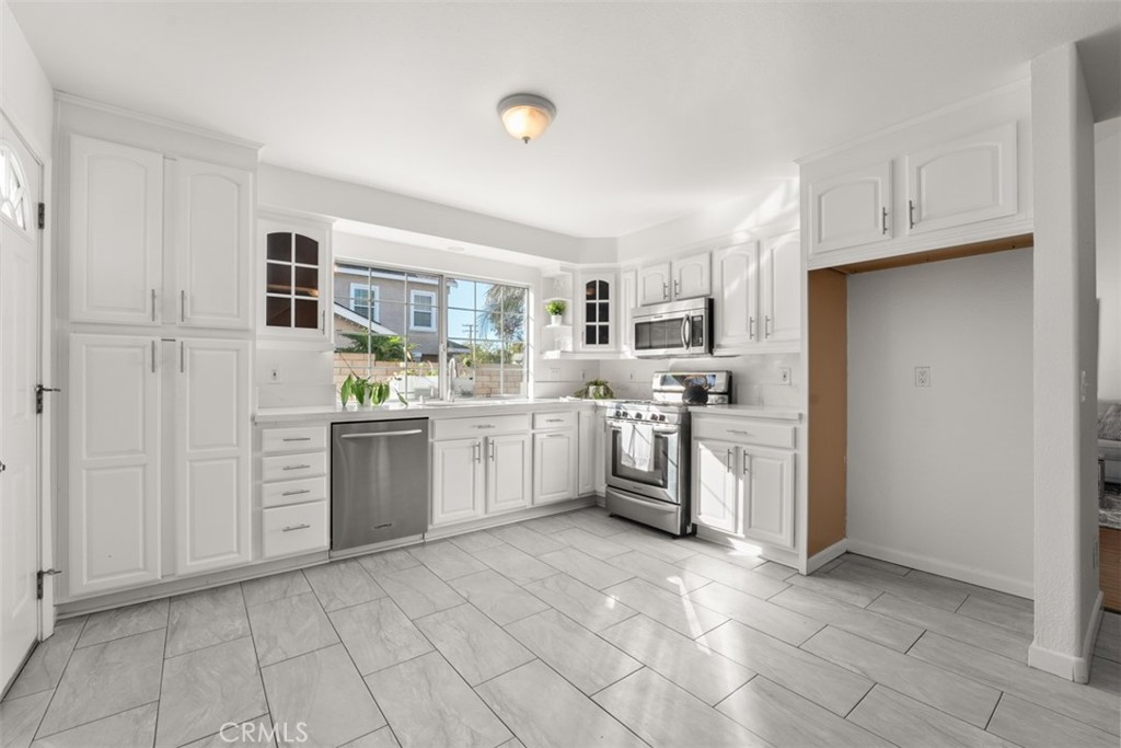 692 N Rancho Santiago Blvd