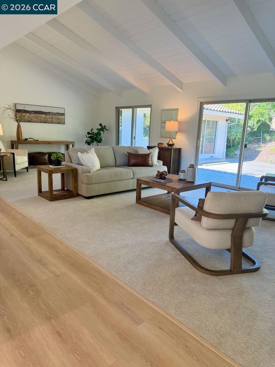 1290 Laverock Ln