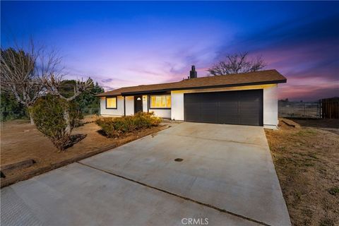 Photo of 16105 Newmont Ave, Lancaster, CA 93535 (MLS # SR26041402)