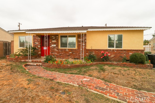 A beauty in Panorama City, 3 bedroom, 1 bath home. Gleaming Hardwood floors, remodeled kitchen with stainless appliances. Closet Built in’s. Sparkling pool in the backyard. Washer and Dryer included. Move in Ready! Includes gardener and pool maintenance.