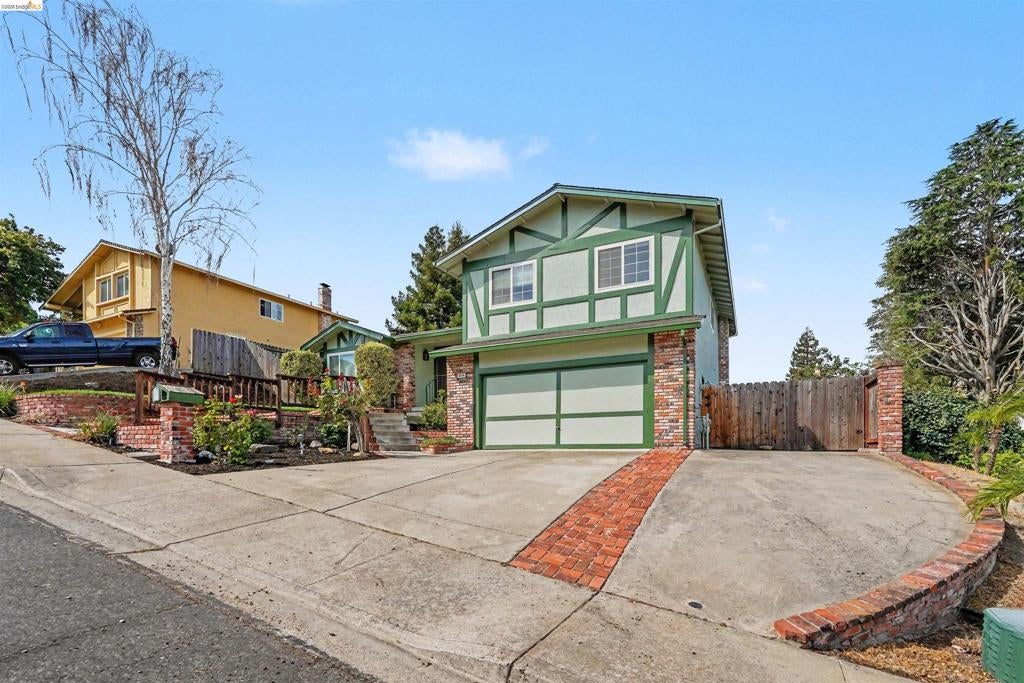 2326 Peachtree Cir