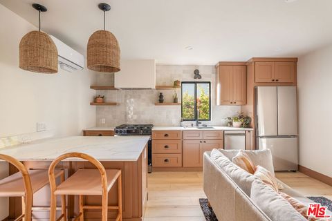 Photo of 1031 1/2 Havenhurst Drive, West Hollywood, CA 90046 (MLS # 26638975)