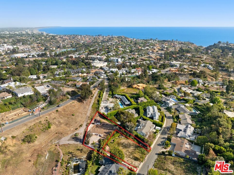 1116 Maroney Lane