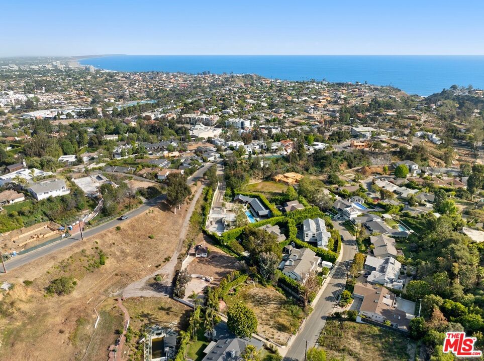 1116 Maroney Lane