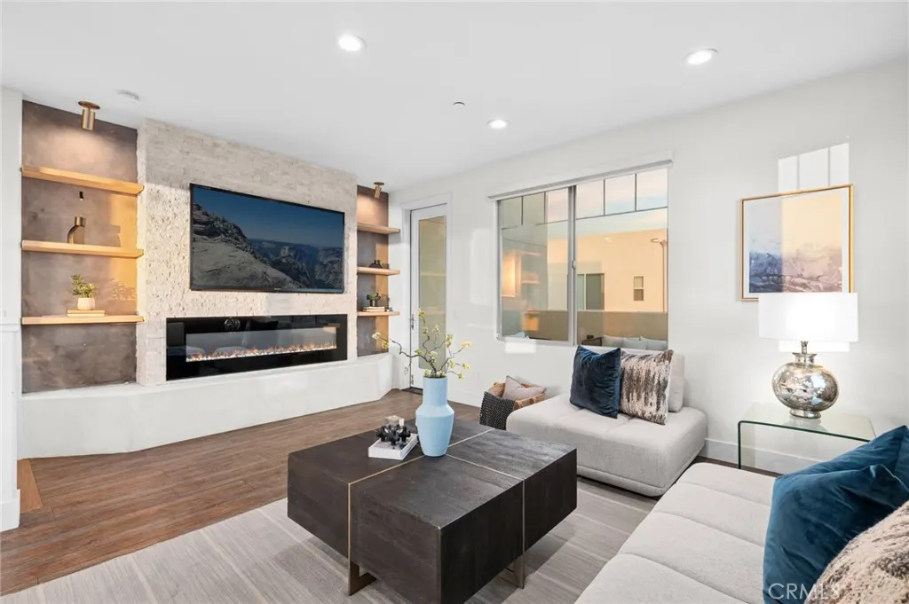 Irvine, California 92618, United States, 4 Bedrooms Bedrooms, ,3 BathroomsBathrooms,Residential,Active,202399