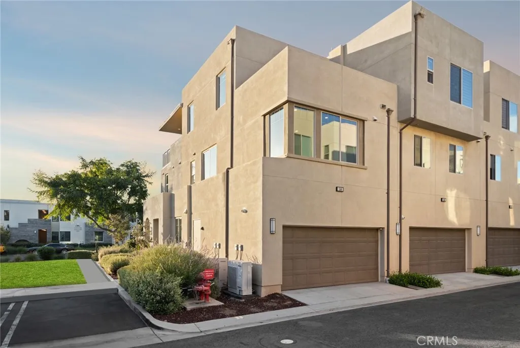 Irvine, California 92618, United States, 4 Bedrooms Bedrooms, ,3 BathroomsBathrooms,Residential,Active,202399